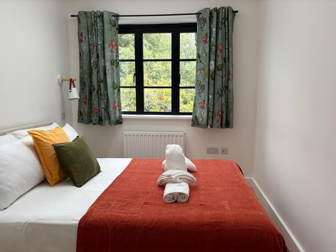 Spacious 4 Bedroom House by Oxford Train Station - View 16