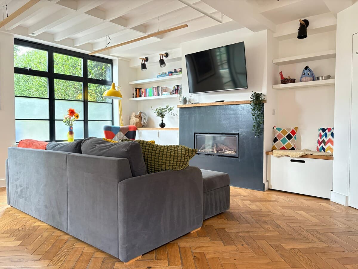 Spacious 4 Bedroom House by Oxford Train Station