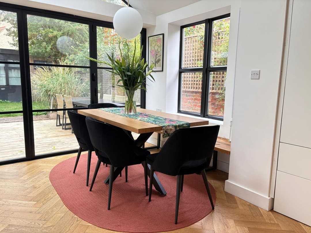 Spacious 4 Bedroom House by Oxford Train Station - View 23