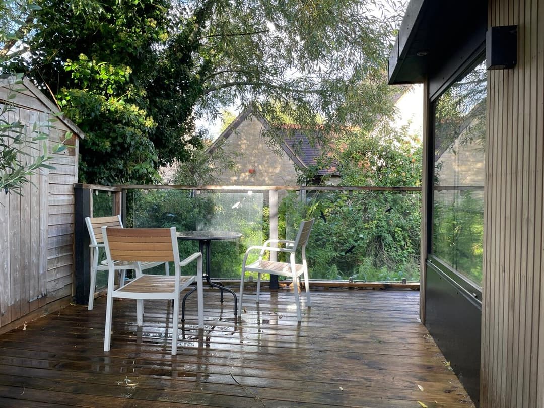 Spacious 4 Bedroom House by Oxford Train Station - View 27