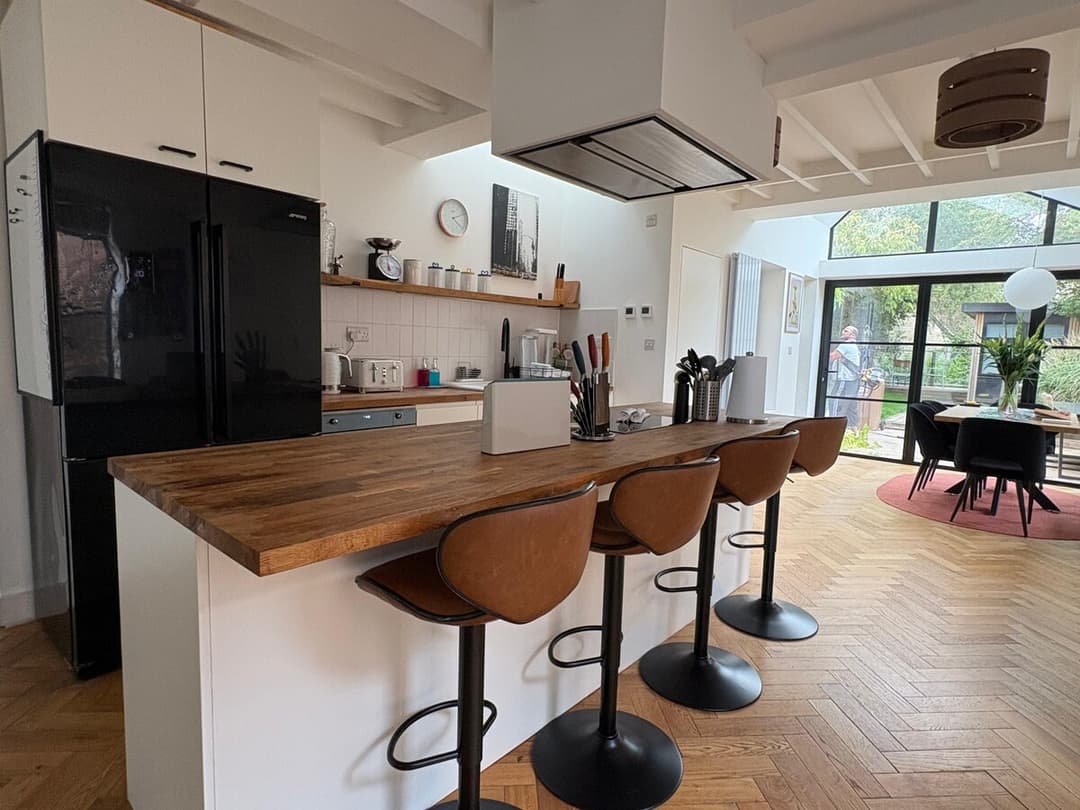 Spacious 4 Bedroom House by Oxford Train Station - View 29