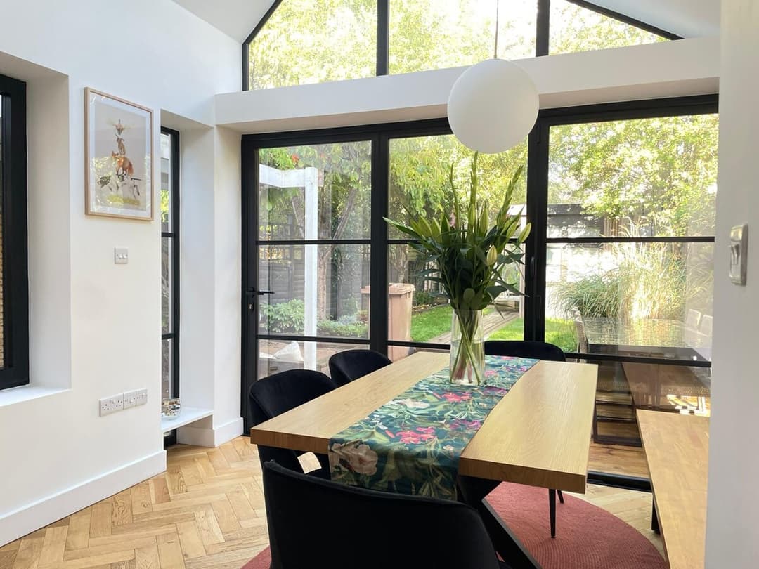 Spacious 4 Bedroom House by Oxford Train Station - View 32