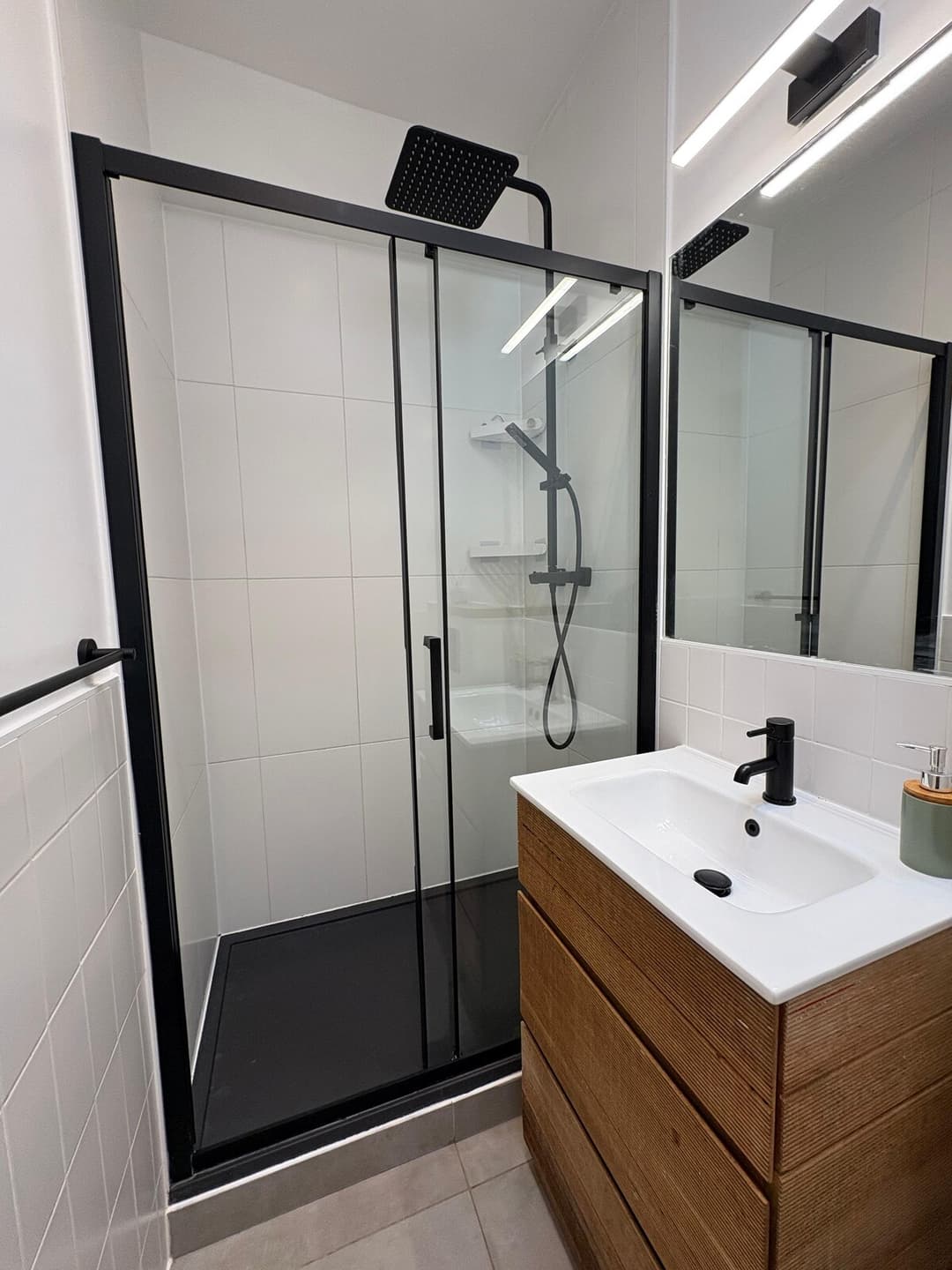 Spacious 4 Bedroom House by Oxford Train Station - View 36