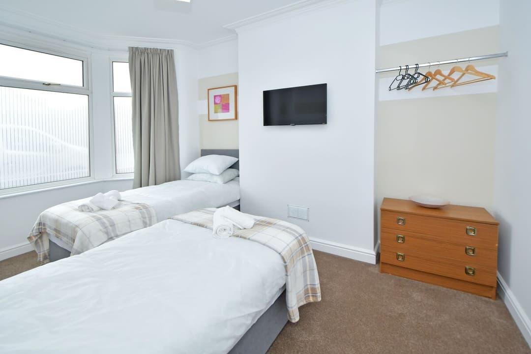 Entire 3 Bedroom 2 Bathroom Home In Cheshire East, United Kingdom - View 15