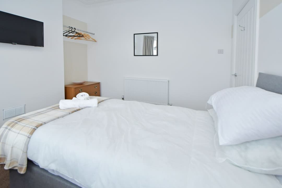 Entire 3 Bedroom 2 Bathroom Home In Cheshire East, United Kingdom - View 20