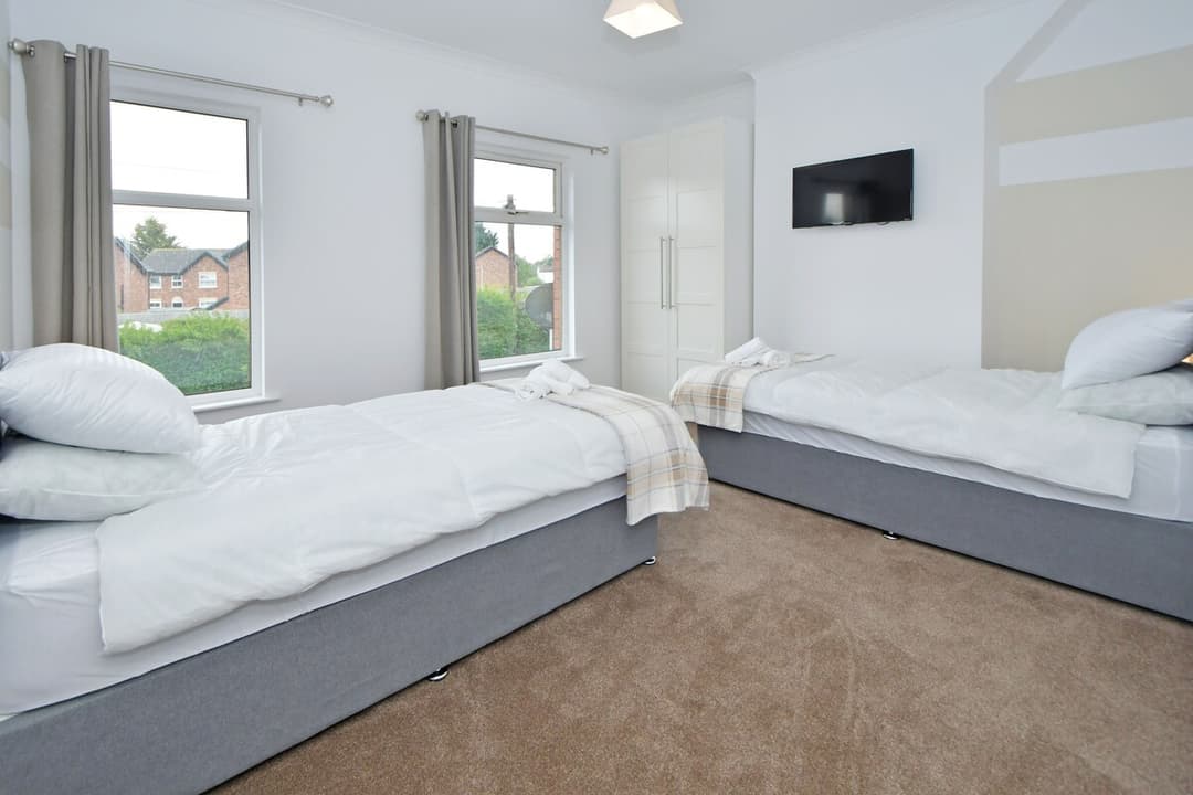 Entire 3 Bedroom 2 Bathroom Home In Cheshire East, United Kingdom - View 21