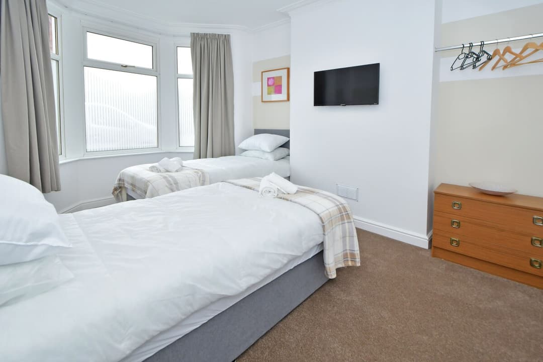 Entire 3 Bedroom 2 Bathroom Home In Cheshire East, United Kingdom - View 23