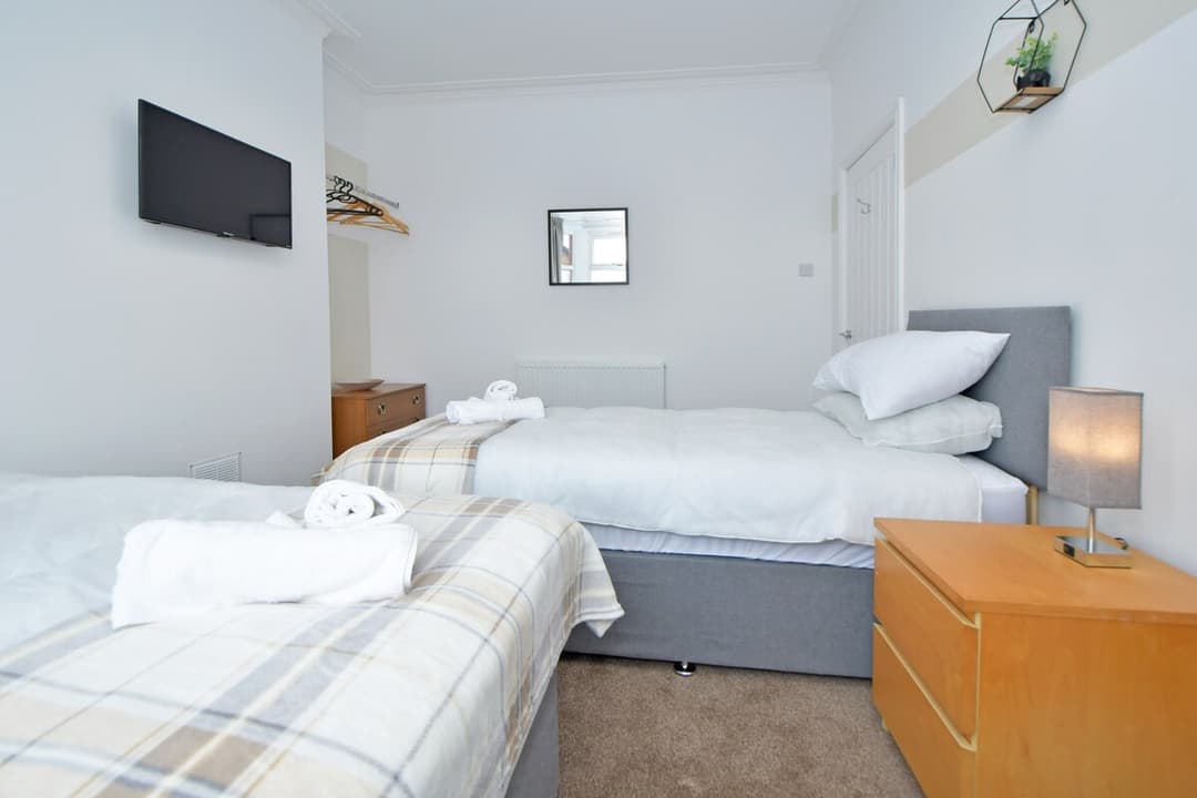 Entire 3 Bedroom 2 Bathroom Home In Cheshire East, United Kingdom - View 25