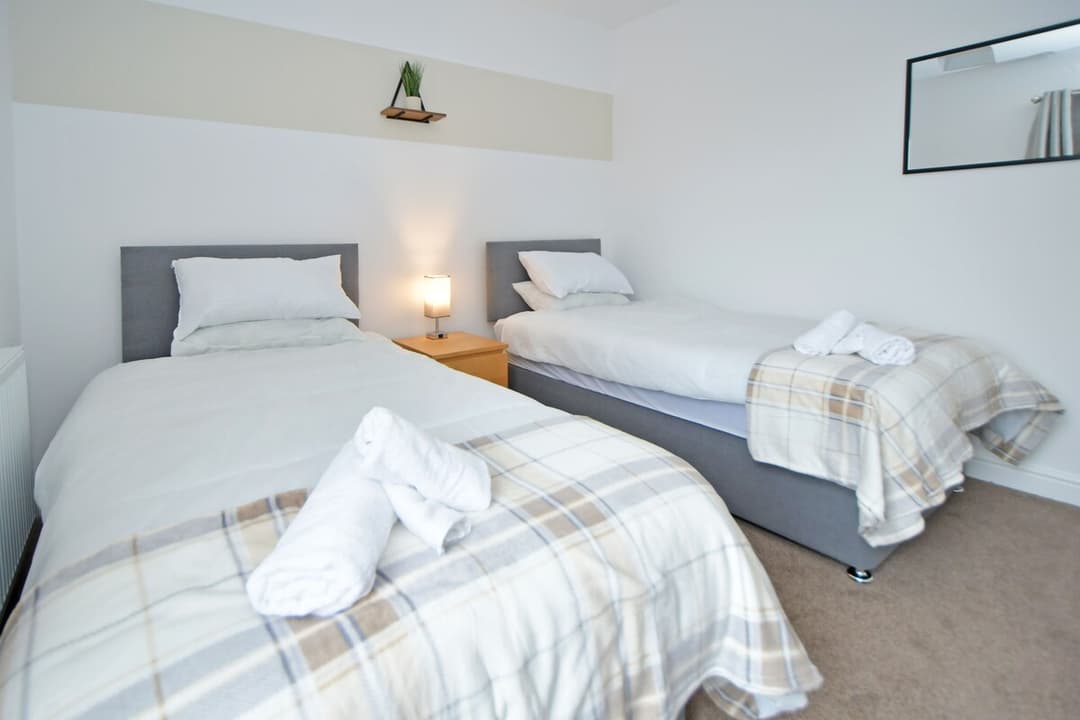 Entire 3 Bedroom 2 Bathroom Home In Cheshire East, United Kingdom - View 36