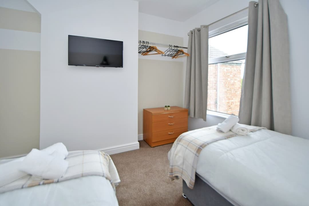 Entire 3 Bedroom 2 Bathroom Home In Cheshire East, United Kingdom - View 38