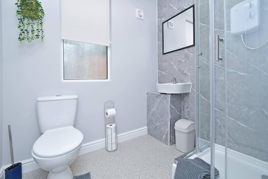 Entire 3 Bedroom 2 Bathroom Home In Cheshire East, United Kingdom - View 40