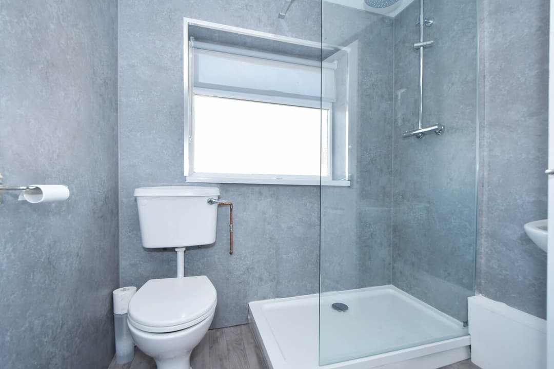Entire 3 Bedroom 2 Bathroom Home In Cheshire East - View 9