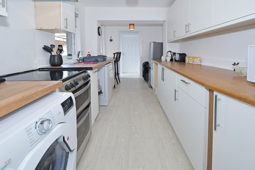 Entire 3 Bedroom 2 Bathroom Home In Cheshire East - View 13