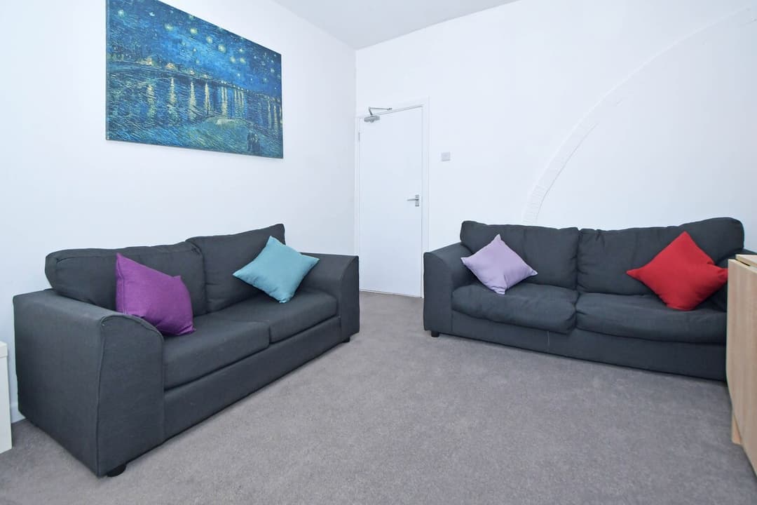 Entire 3 Bedroom 2 Bathroom Home In Cheshire East - View 3
