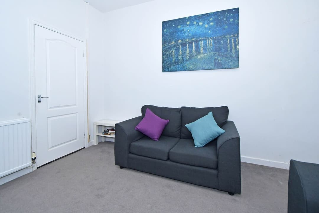 Entire 3 Bedroom 2 Bathroom Home In Cheshire East - View 16