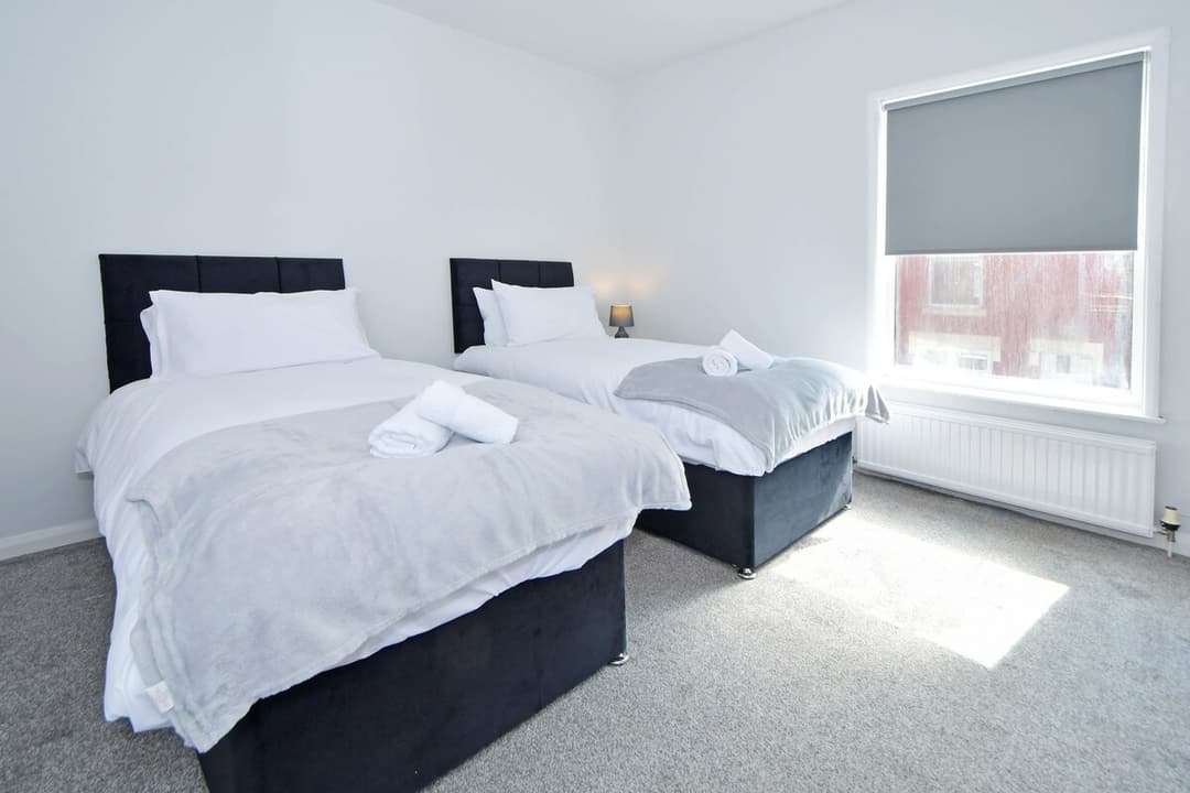 Entire 3 Bedroom 2 Bathroom Home In Cheshire East - View 22