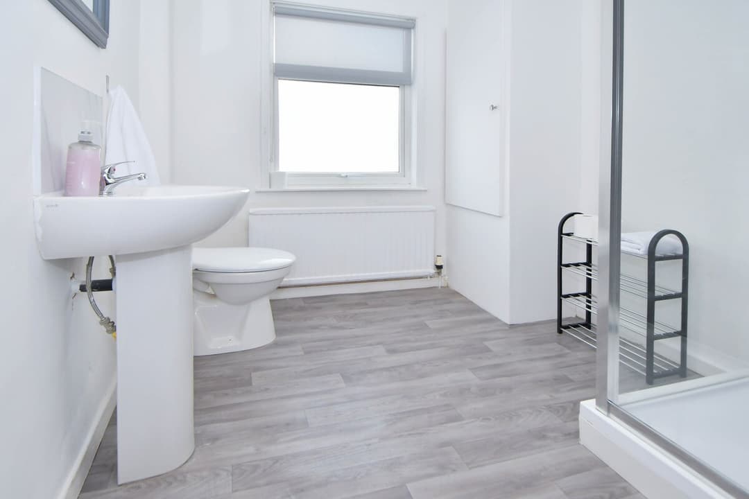 Entire 3 Bedroom 2 Bathroom Home In Cheshire East - View 33