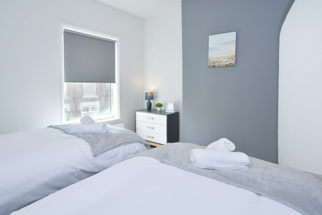 Entire 3 Bedroom 2 Bathroom Home In Cheshire East - View 45