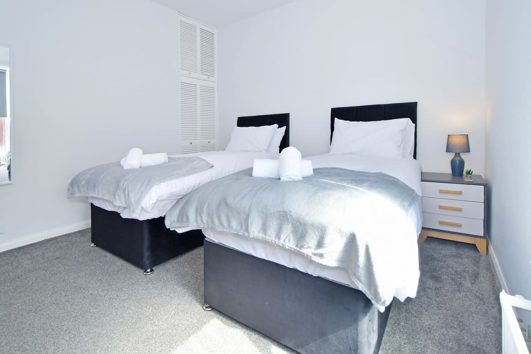 Entire 3 Bedroom 2 Bathroom Home In Cheshire East - View 47