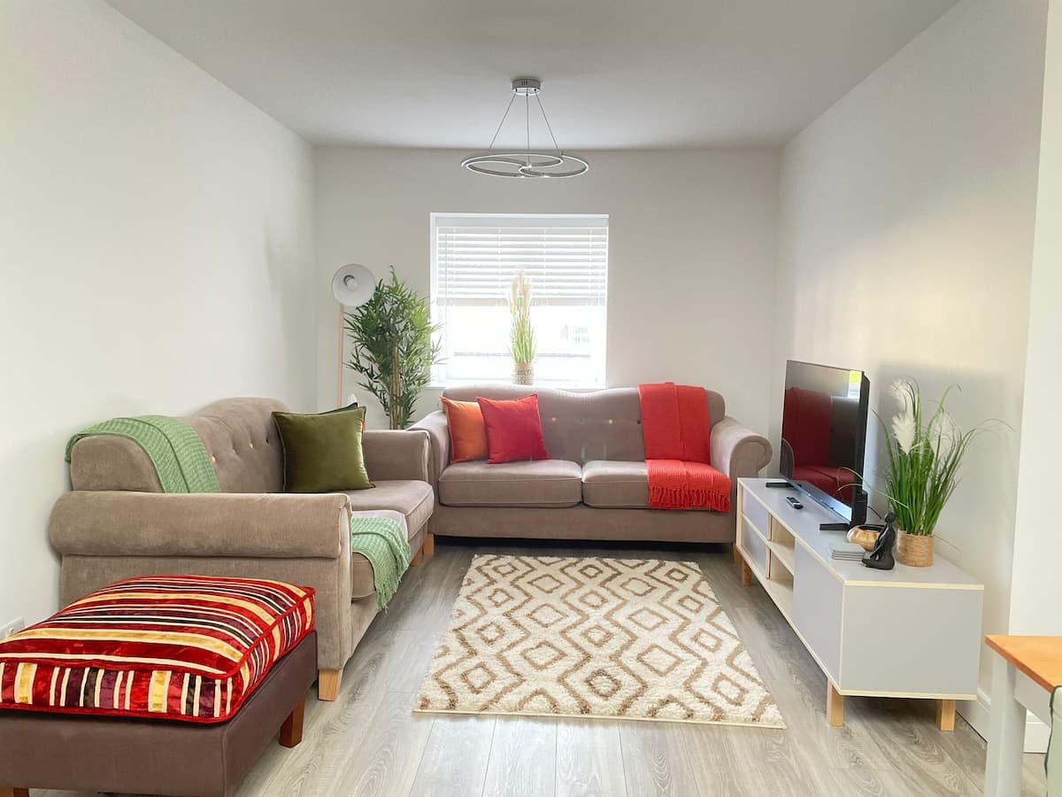 Stylish 2 Bedroom Flat Near Bicester Village