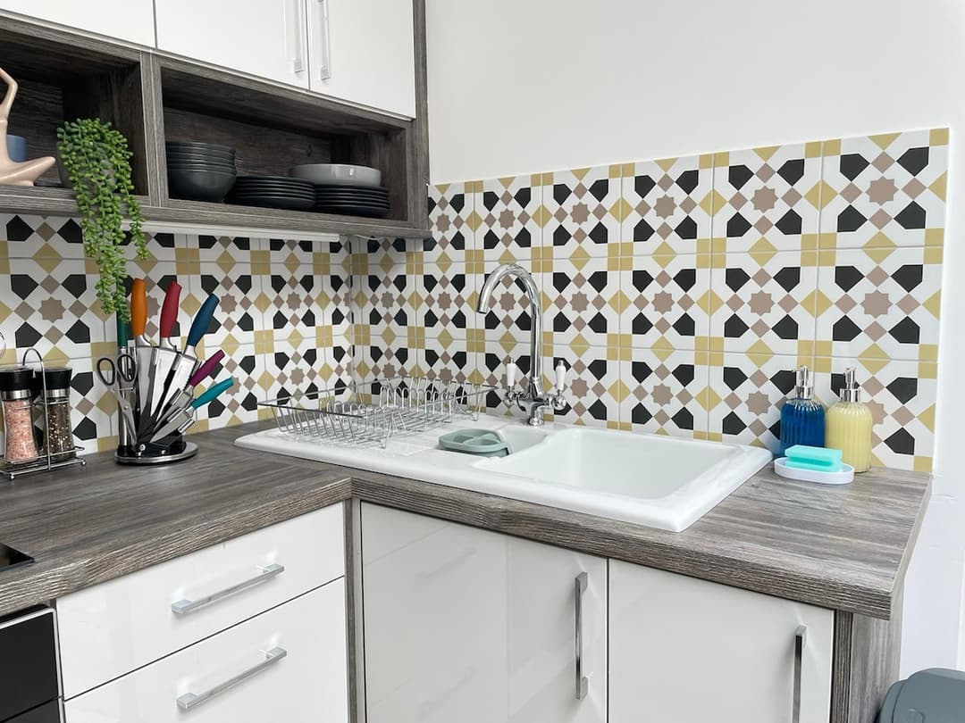 Stylish 2 Bedroom Flat Near Bicester Village - View 5