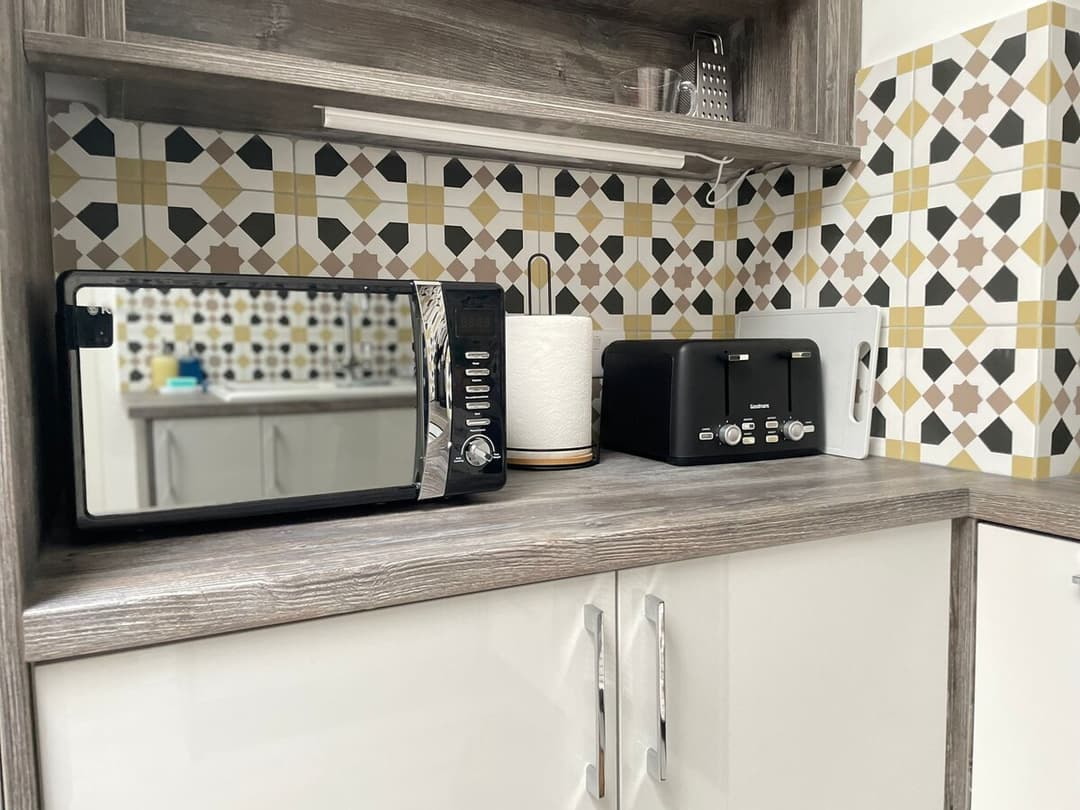 Stylish 2 Bedroom Flat Near Bicester Village - View 11