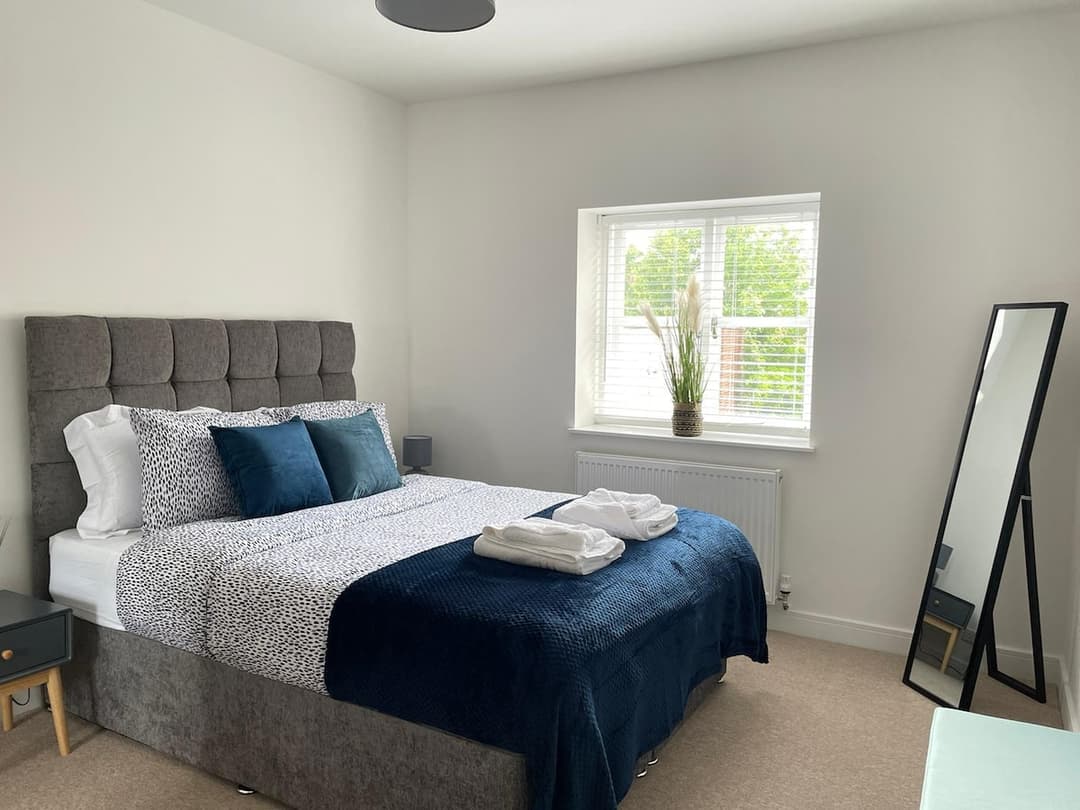 Stylish 2 Bedroom Flat Near Bicester Village - View 15