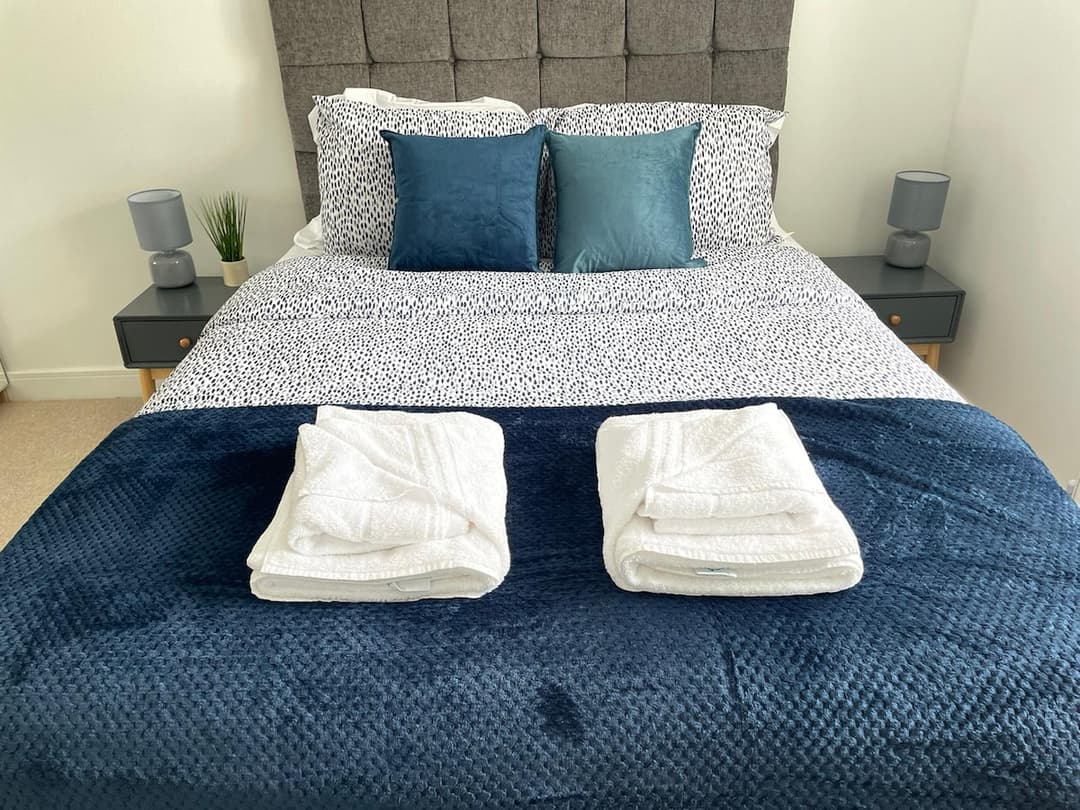 Stylish 2 Bedroom Flat Near Bicester Village - View 18