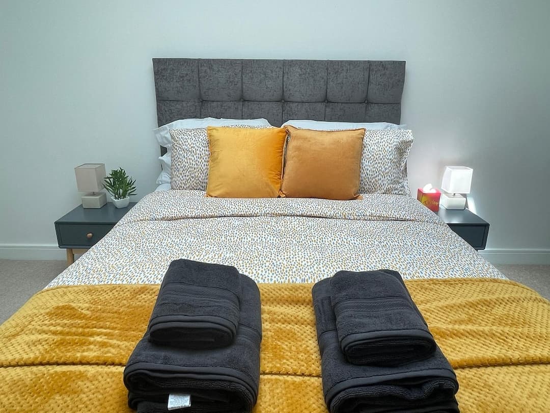 Stylish 2 Bedroom Flat Near Bicester Village - View 21