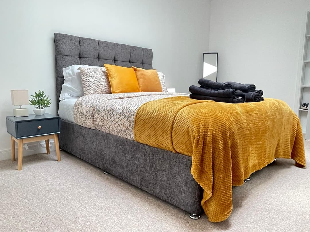 Stylish 2 Bedroom Flat Near Bicester Village - View 23