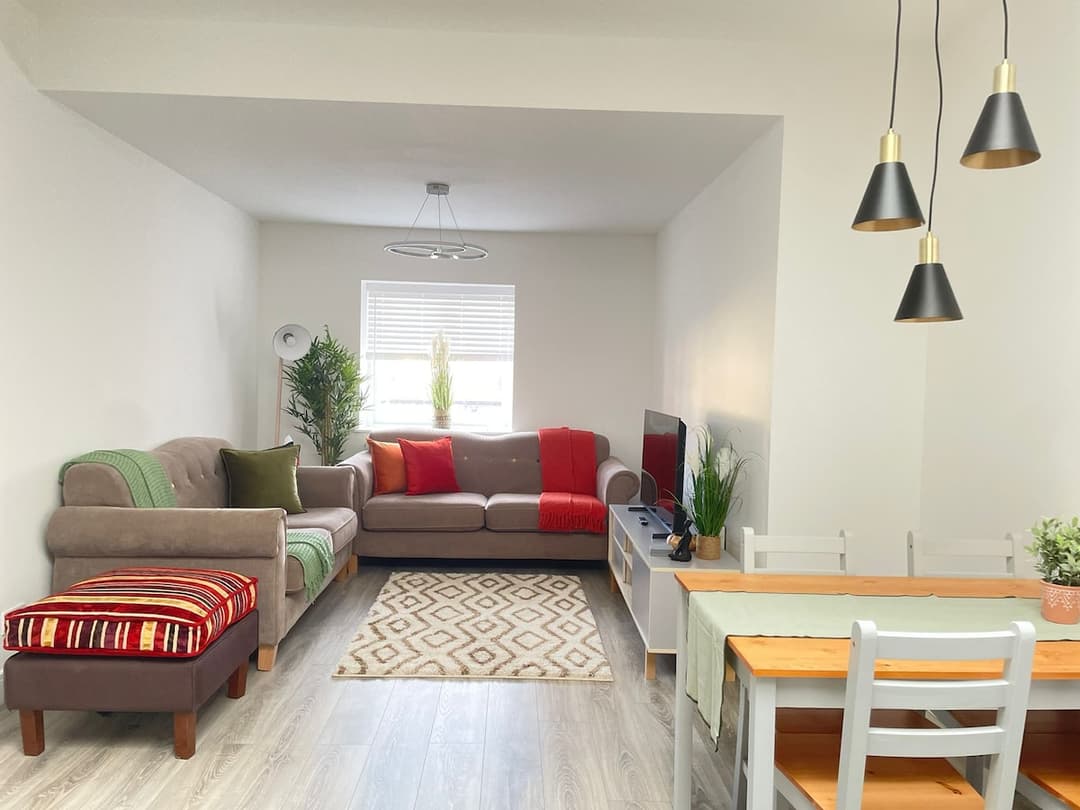 Stylish 2 Bedroom Flat Near Bicester Village - View 37