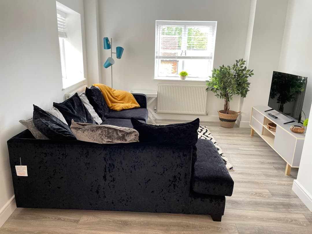 Spacious 2 Bedroom Flat in Bicester - View 1