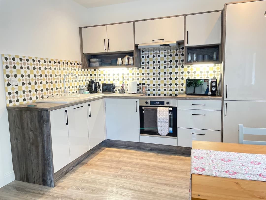 Spacious 2 Bedroom Flat in Bicester - View 9