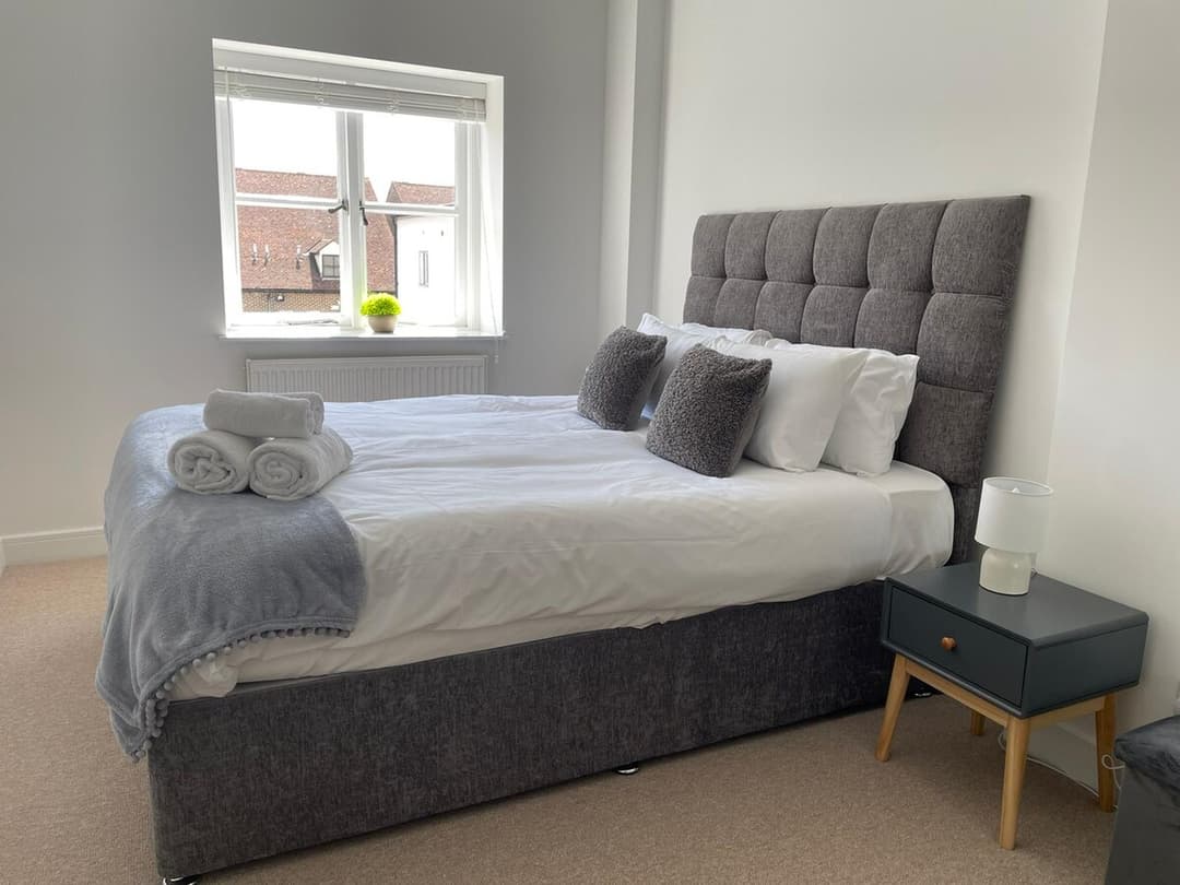 Spacious 2 Bedroom Flat in Bicester - View 27