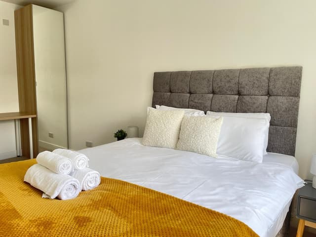 Spacious 2 Bedroom Flat in Bicester - View 3