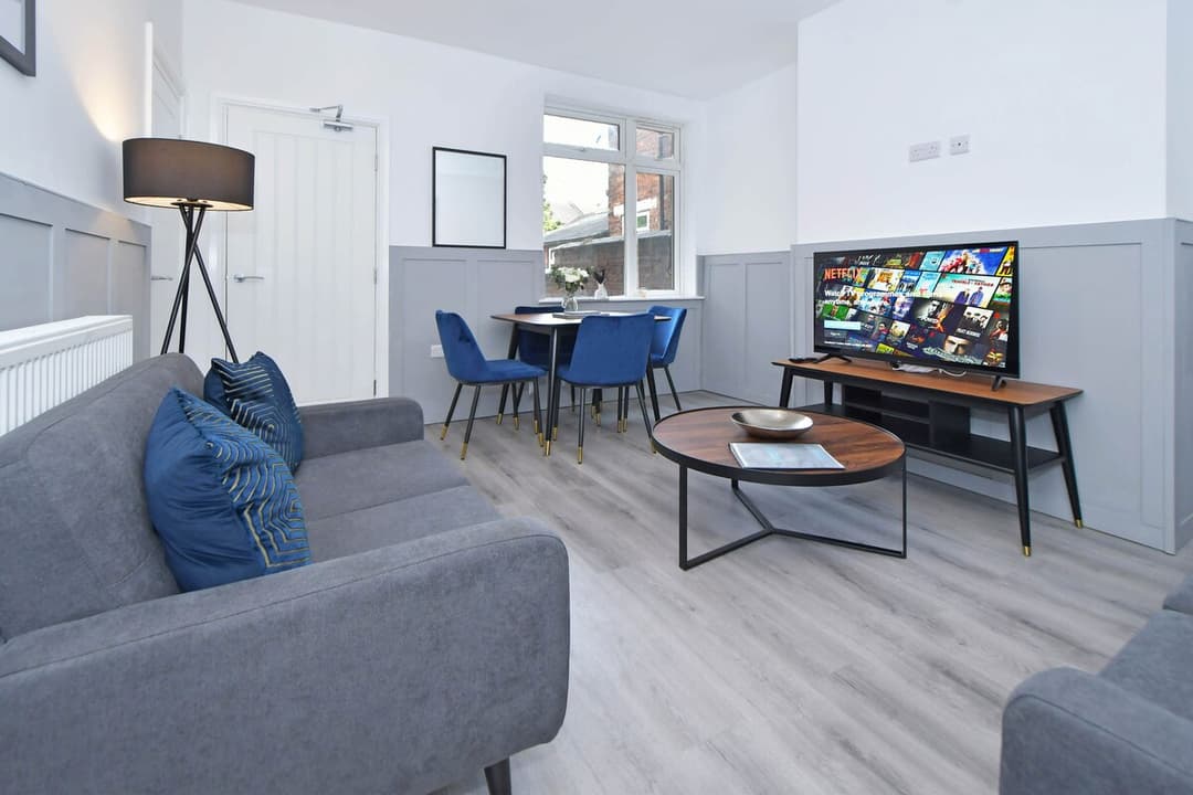 5 Bedroom 3 Bathroom Entire Home In Cheshire East, United Kingdom - View 42