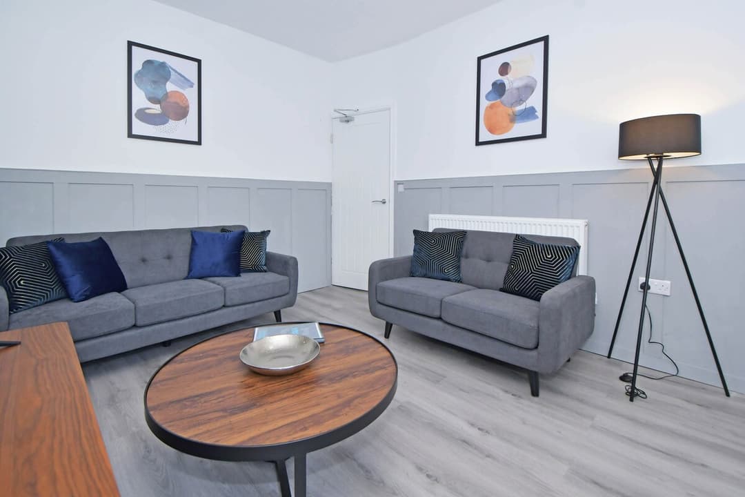 5 Bedroom 3 Bathroom Entire Home In Cheshire East, United Kingdom - View 46