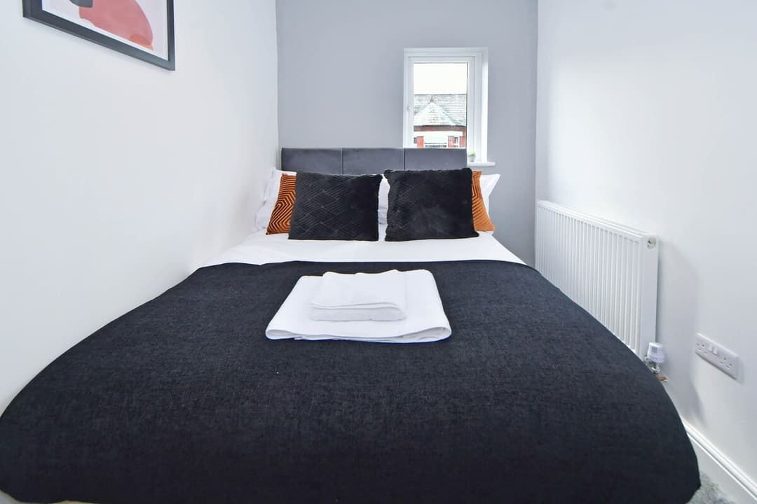 5 Bedroom 3 Bathroom Entire Home In Cheshire East, United Kingdom - View 55