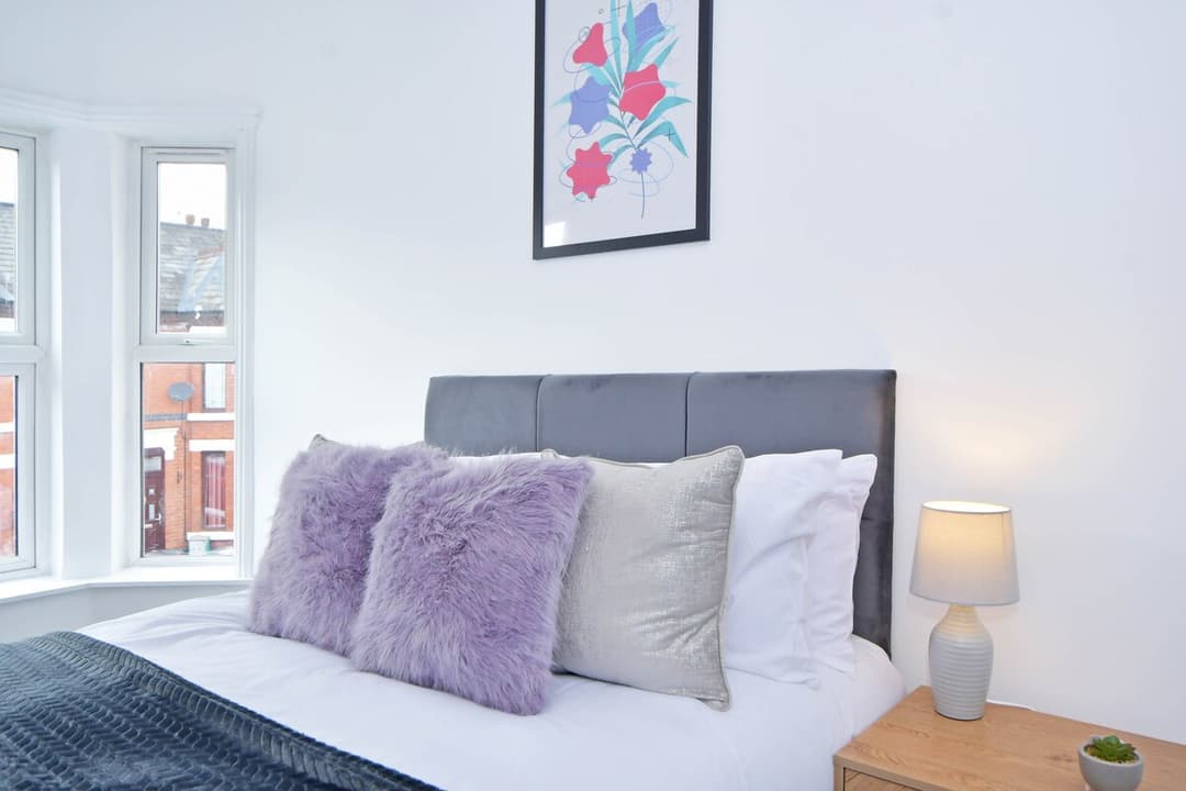5 Bedroom 3 Bathroom Entire Home In Cheshire East, United Kingdom - View 58