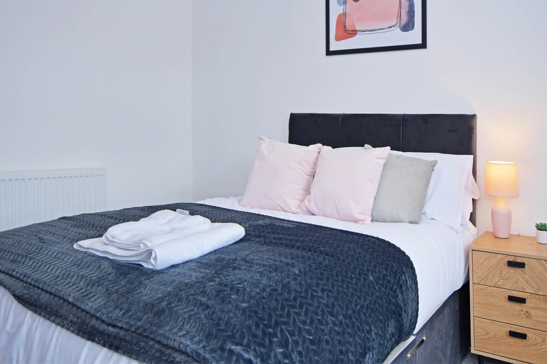 5 Bedroom 3 Bathroom Entire Home In Cheshire East, United Kingdom - View 64