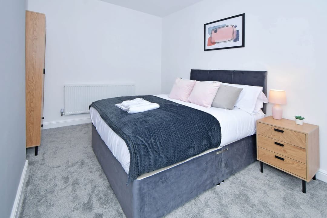 5 Bedroom 3 Bathroom Entire Home In Cheshire East, United Kingdom - View 68