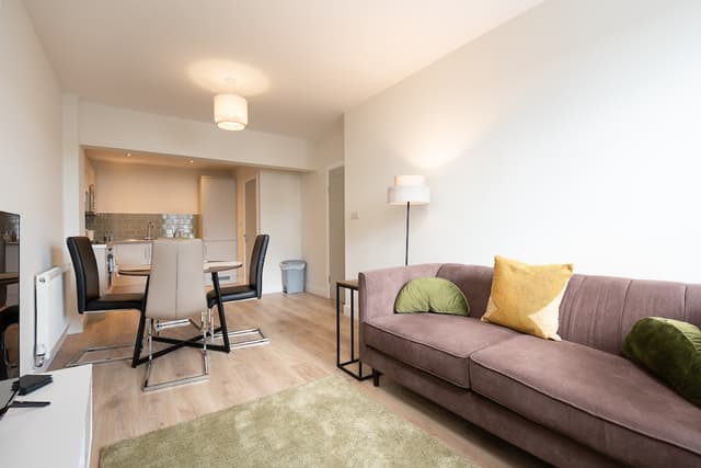 Unique 2bedroom Flat In Bicester Near Village - View 1