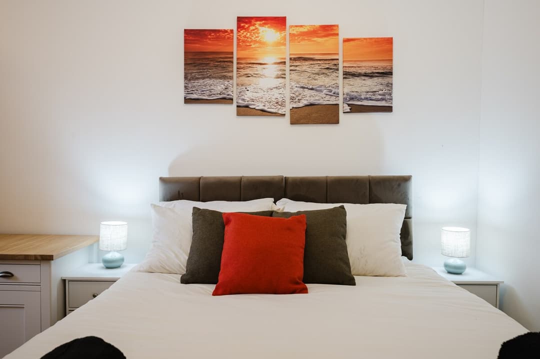 3 Bedroom • 2 Bath • 2 Car Park • City Centre - View 6