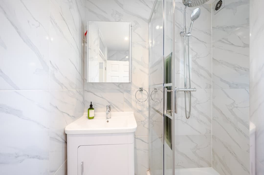 3 Bedroom • 2 Bath • 2 Car Park • City Centre - View 7