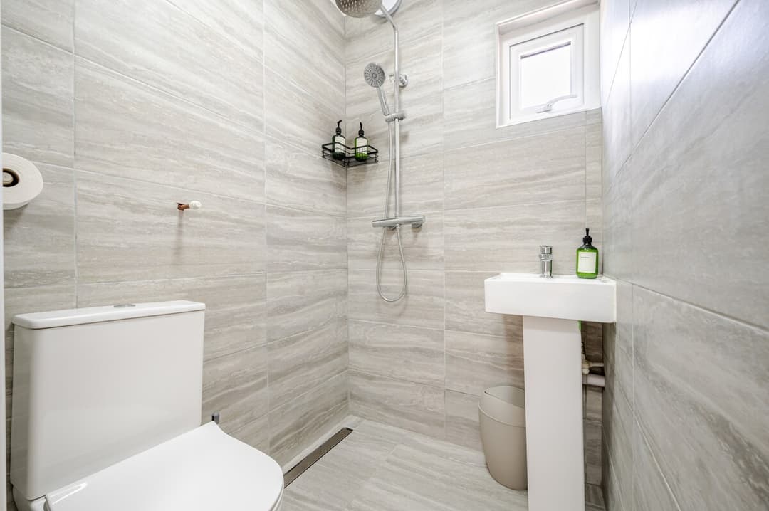 3 Bedroom • 2 Bath • 2 Car Park • City Centre - View 8