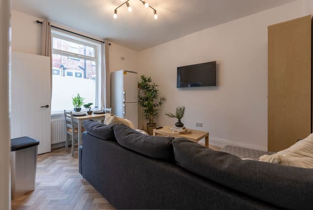 1 Bed Apt By Co-op Live | City Centre | Hospital - View 2