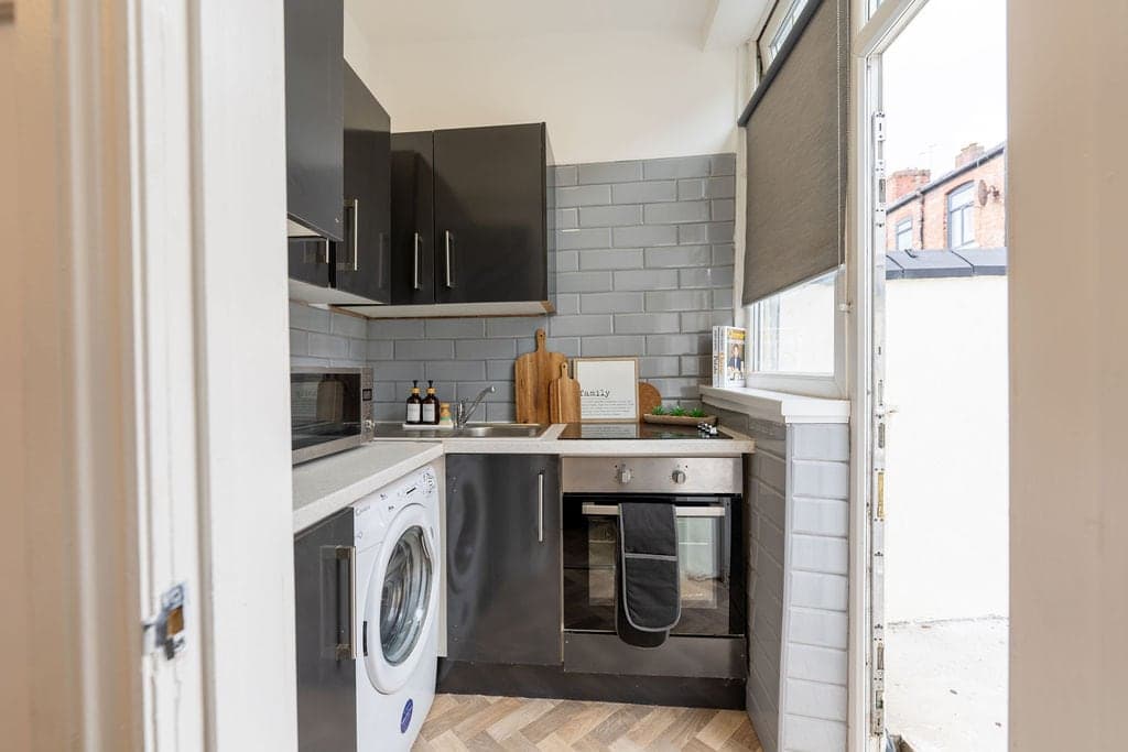 1 Bed Apt By Co-op Live | City Centre | Hospital - View 9