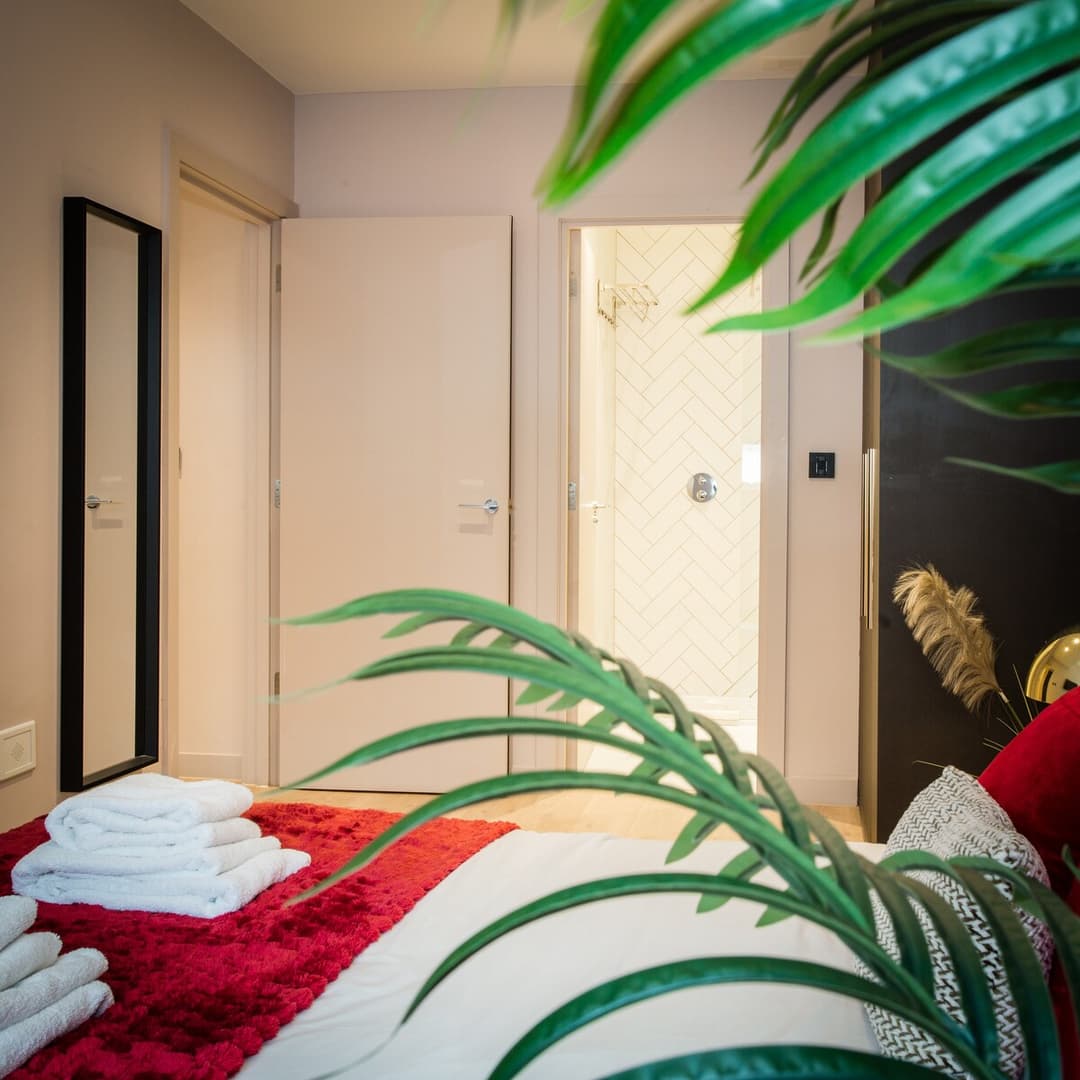 Stylish Manchester City Escape | Walk to Chinatown - View 8