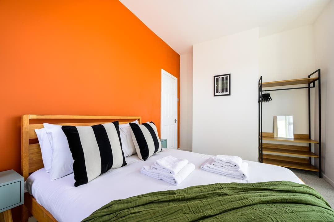 Stylish 4-Bed Home | Parking | Work & Leisure - View 8
