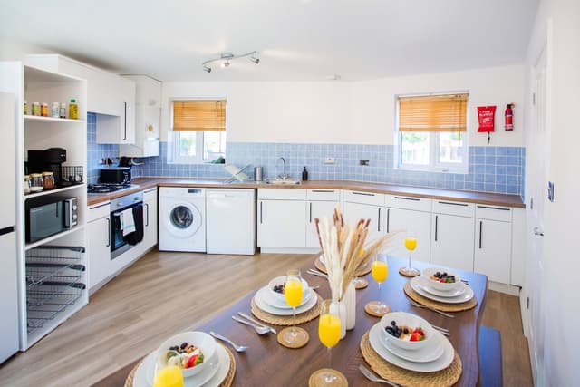 Comfy 3-Bed City Home • Parking • Near Deansgate - View 3